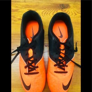 Nike Bomba II Soccer Shoes Men’s Size 9